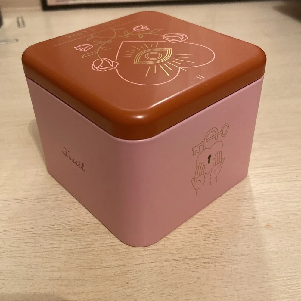 Fossil Tin Gift Box